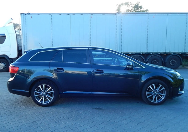 Toyota Avensis cena 31900 przebieg: 228228, rok produkcji 2014 z Drezdenko małe 466